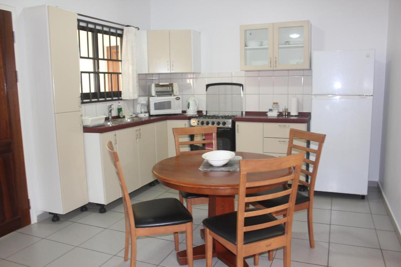 Rachel'S Apartments Парамарибо Номер фото